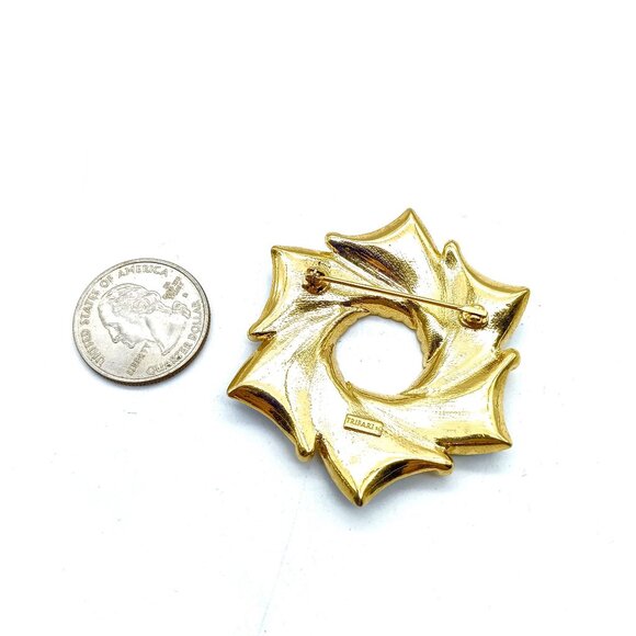 Trifari Black Enamel Pinwheel Brooch, Vintage Gold Tone Lapel Pin - Picture 3 of 3